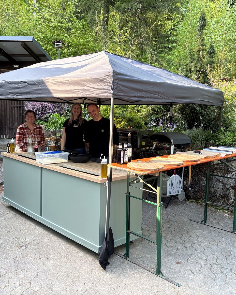 Pizza-Station von Pizza Michelangelo im Grünen bei einer privaten Feier