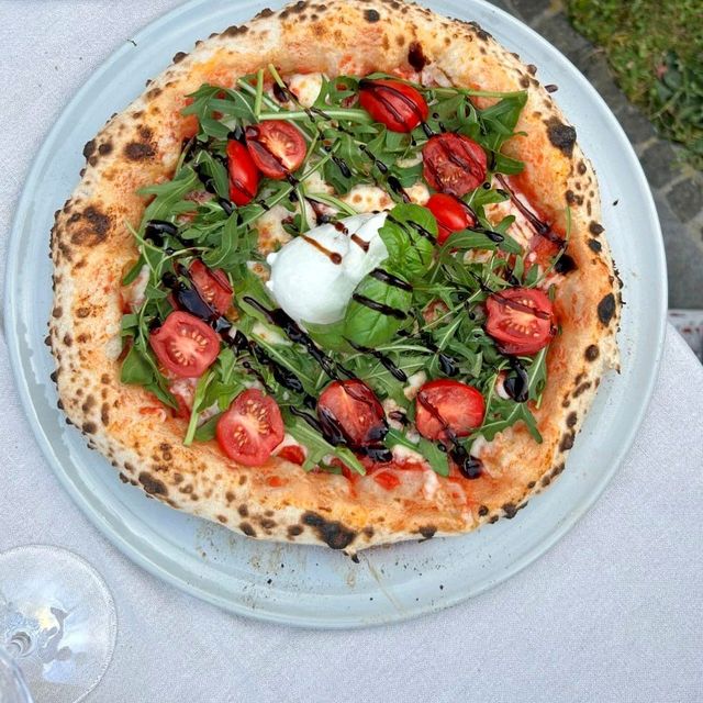 Burrata, Kirschtomaten, Rucola, frisch geholt